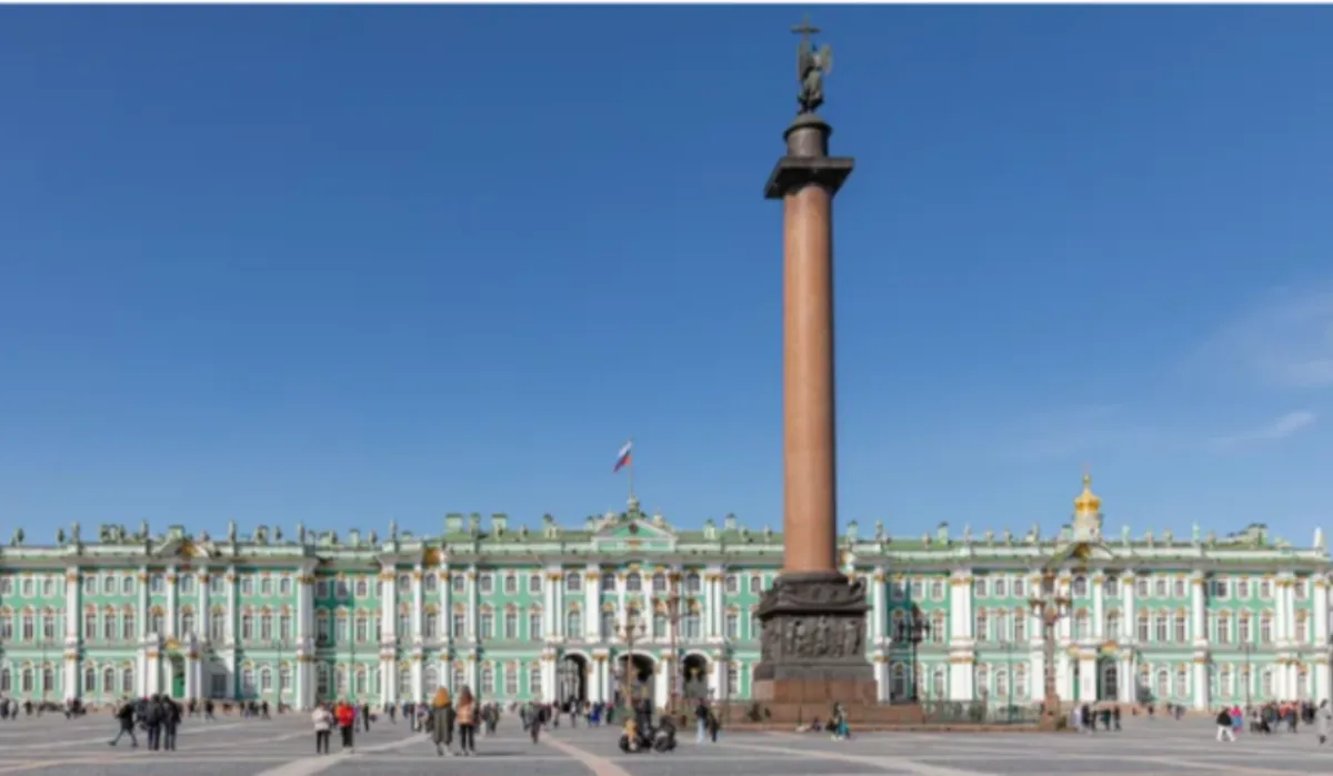 Более 9 миллионов туристов побывали в Петербурге за год