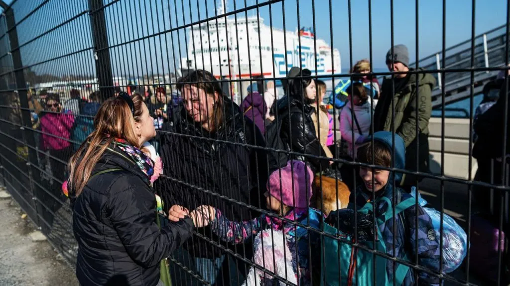 Великобритания может отправить украинских беженцев в Африку