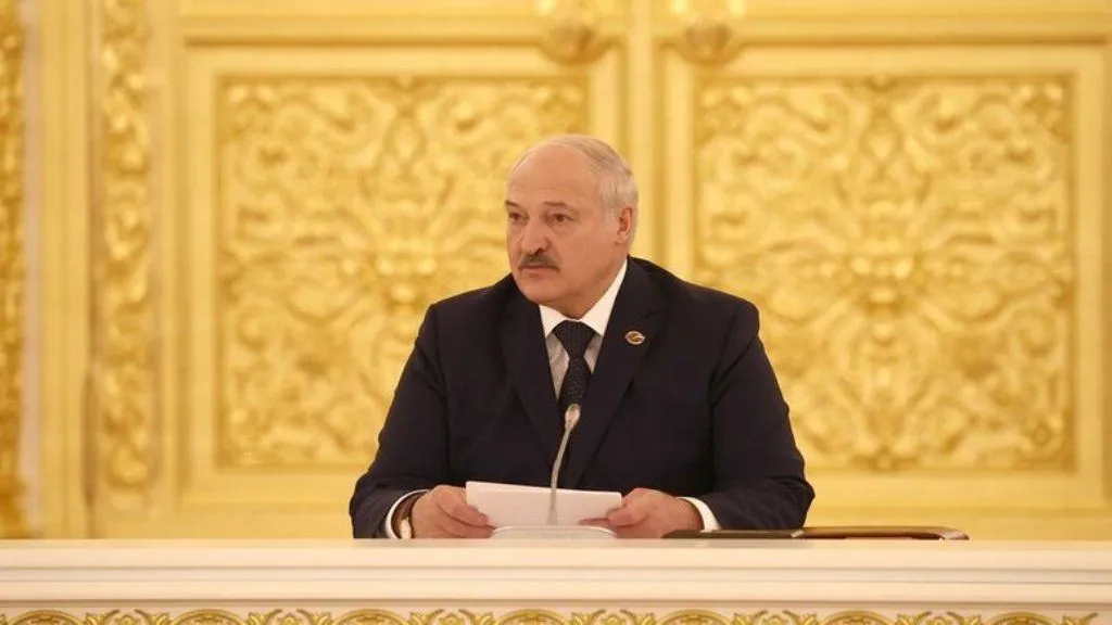 Лукашенко потребовал от России гарантий безопасности