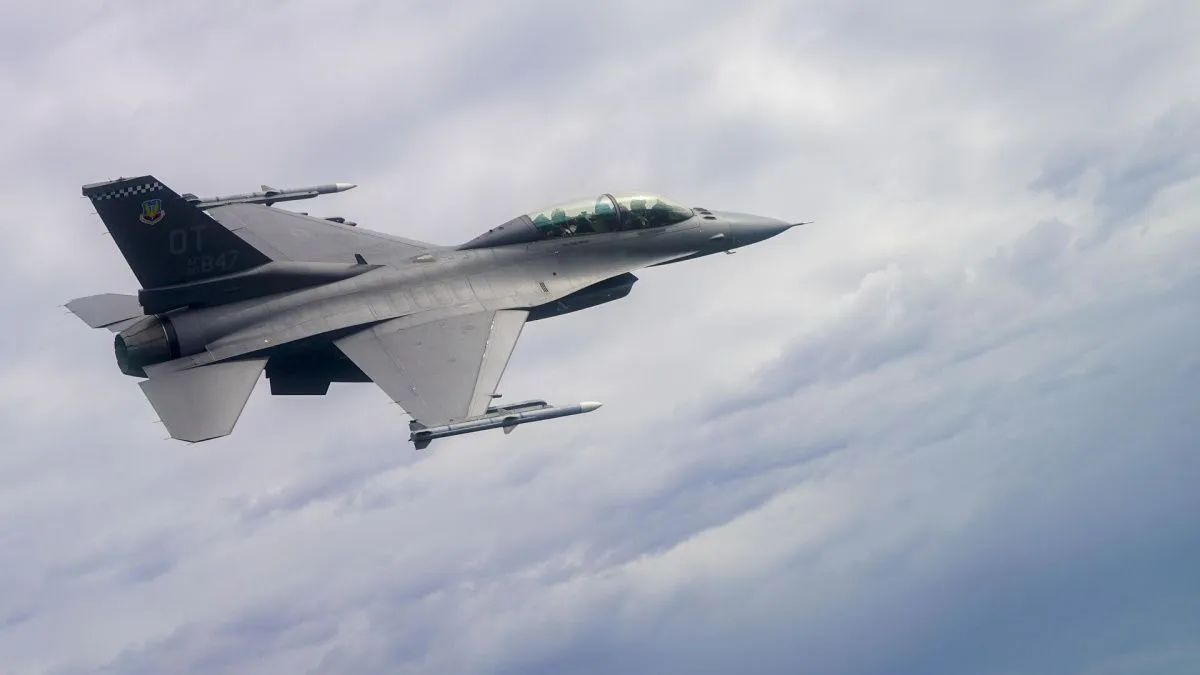 В Софведе прокомментировали отправку американских истребителей F-16 Украине