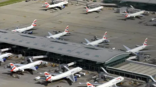 Британская полиция расследует обнаружение урана в аэропорту Хитроу