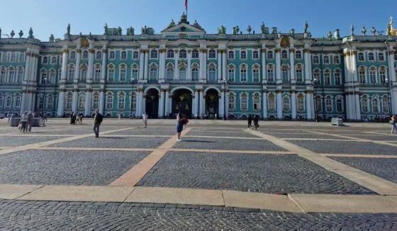 На Дворцовой площади Петербурга стартует ремонт брусчатки