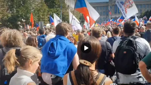 На митинге в Праге потребовали отставки правительства Чехии