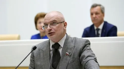 Российский сенатор назвал Борреля «клиническим идиотом»