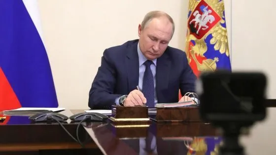 Путин разрешил конфисковывать имущество за фейки об армии