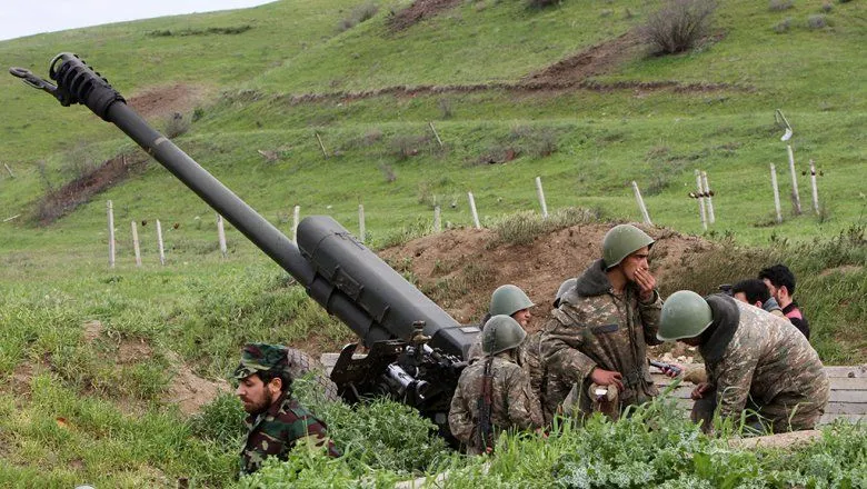 Армения объяснила присутствие российских военных на границе с Карабахом