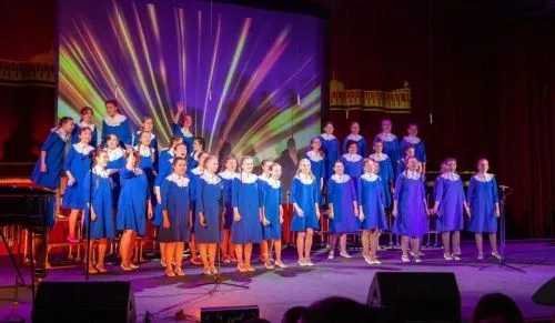 Детский хор из Свердловской области выступил на Поклонной горе