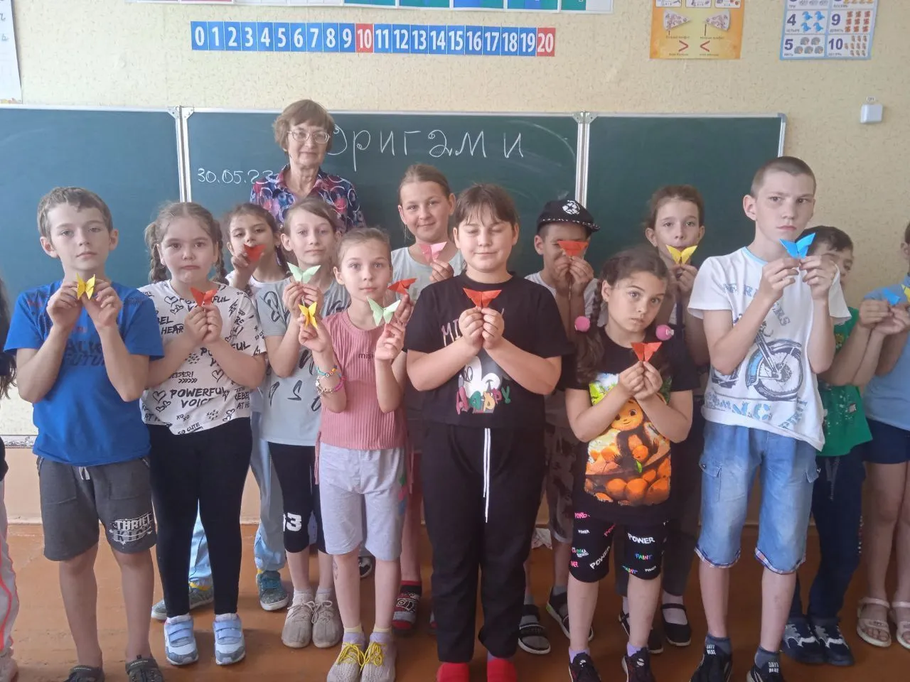 Стартовали досуговые мероприятия Донецкого музея в пришкольных лагерях ДНР