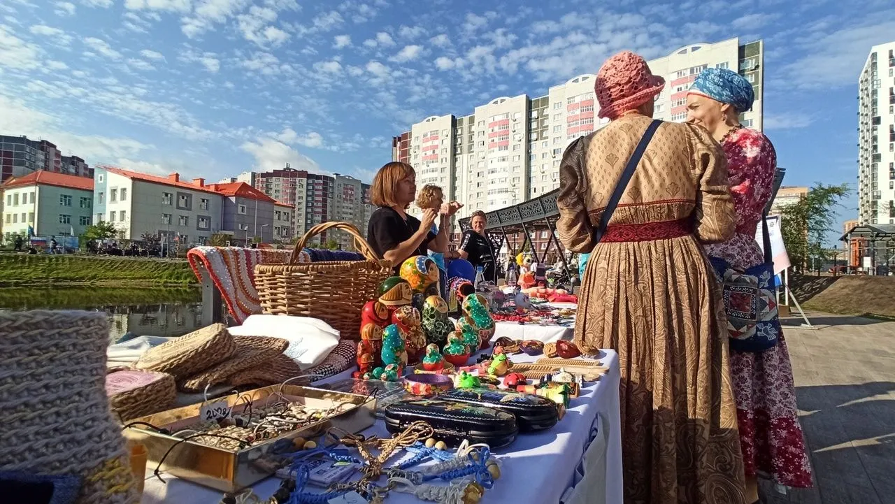 В Тюмени отметии День флага России массовым праздником